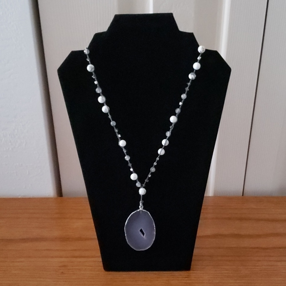 White turquoise and gray quartz necklace